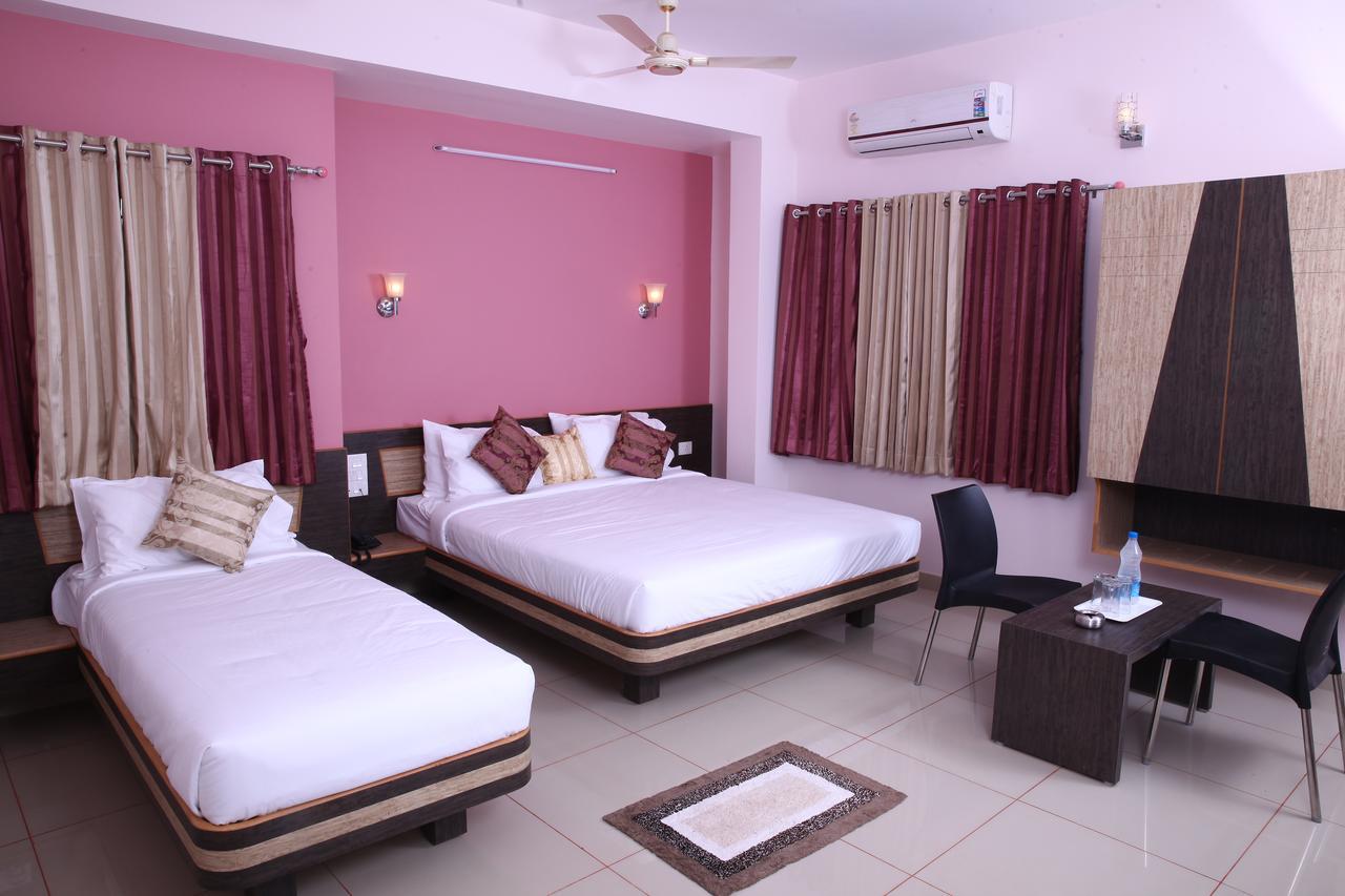 Oyo 19957 Annapoorna Castle Hotel Kadur ภายนอก รูปภาพ